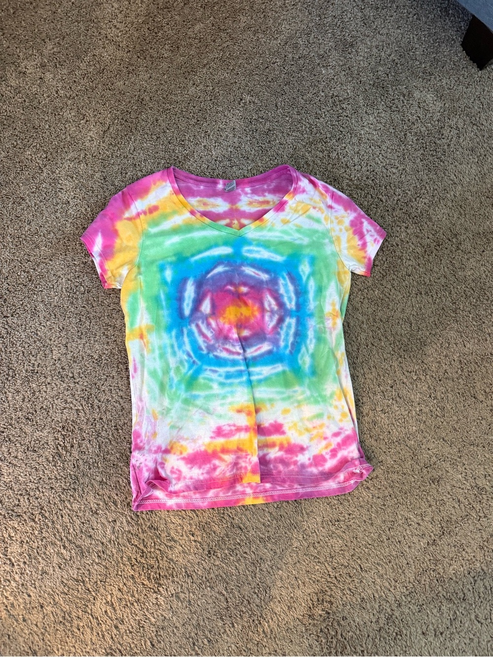 Women Tie-Dye V-Neck Tee in Multicolor